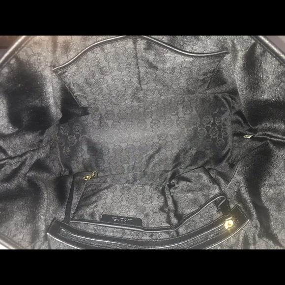 Authentic Michael Kors Jet Set Travel Stripe Tote - Picture 4 of 7